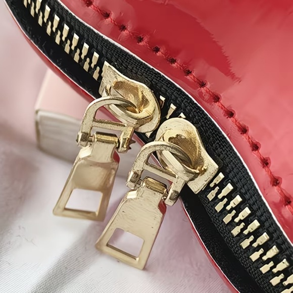 Lips shape clutch - Picture 5 of 5